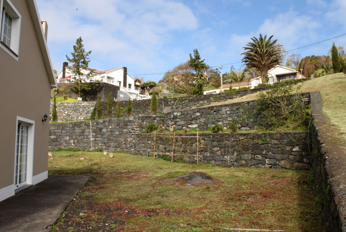 Large modern house view Faial