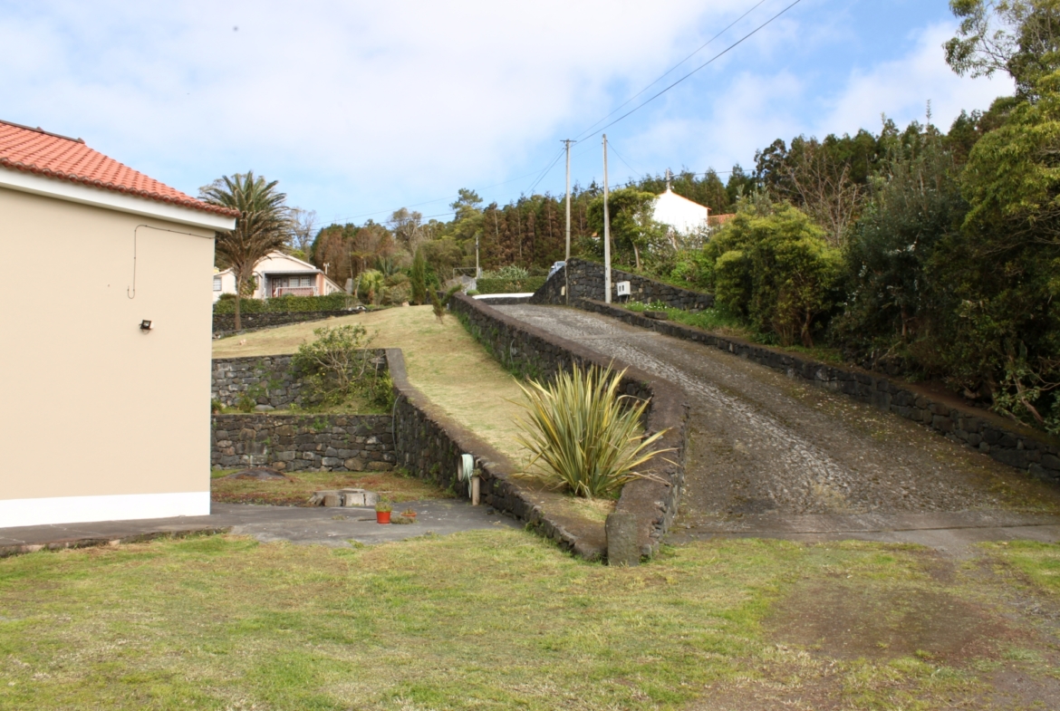 Large modern house view Faial