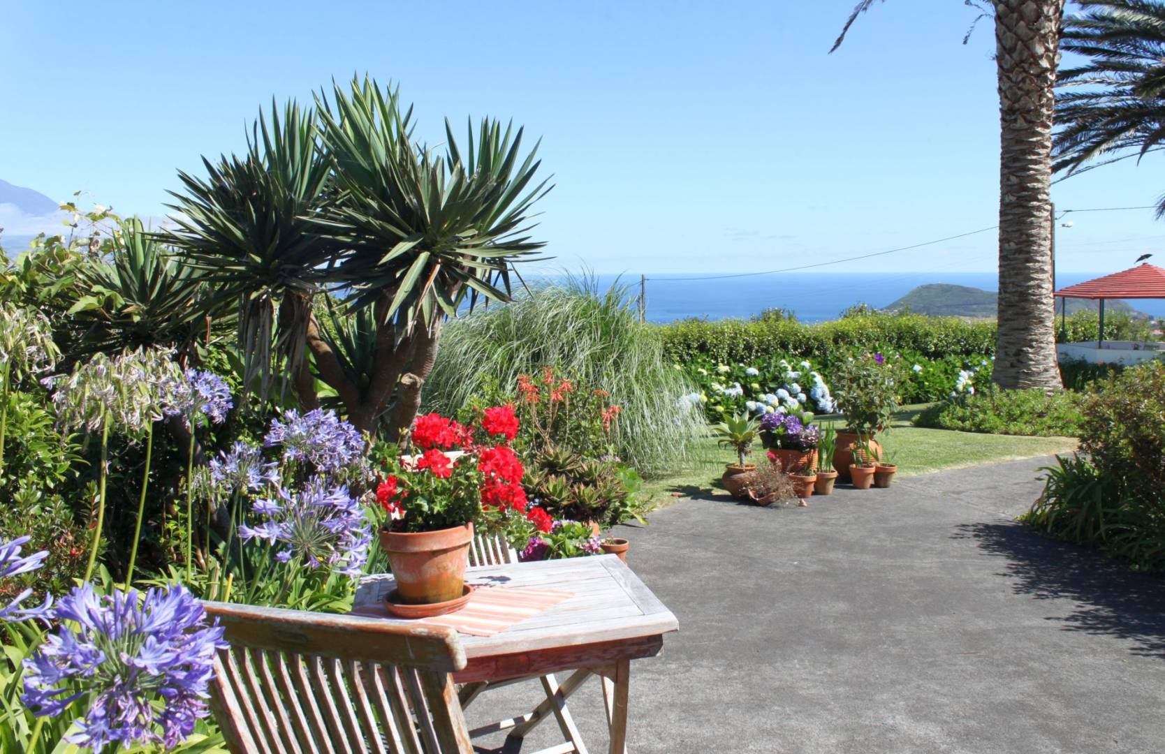 Guesthouse view garden Faial