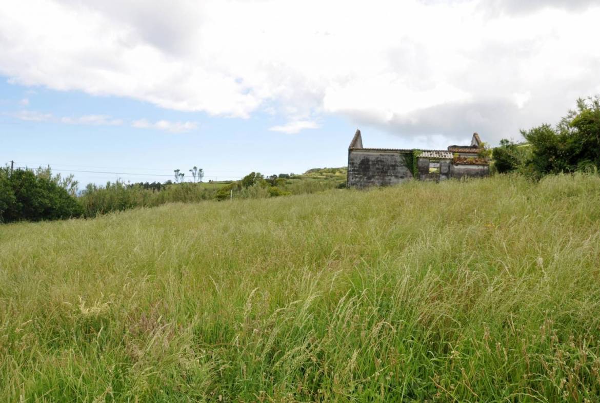 plot ruin view faial