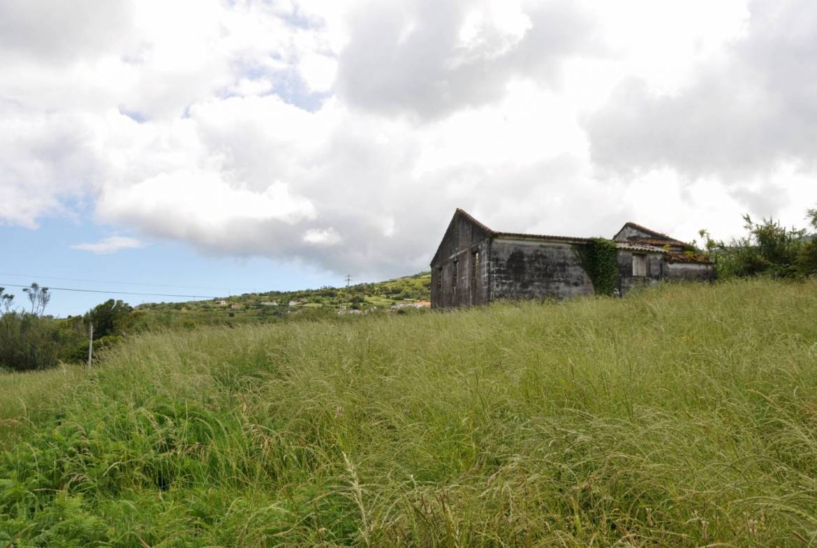 plot ruin view faial