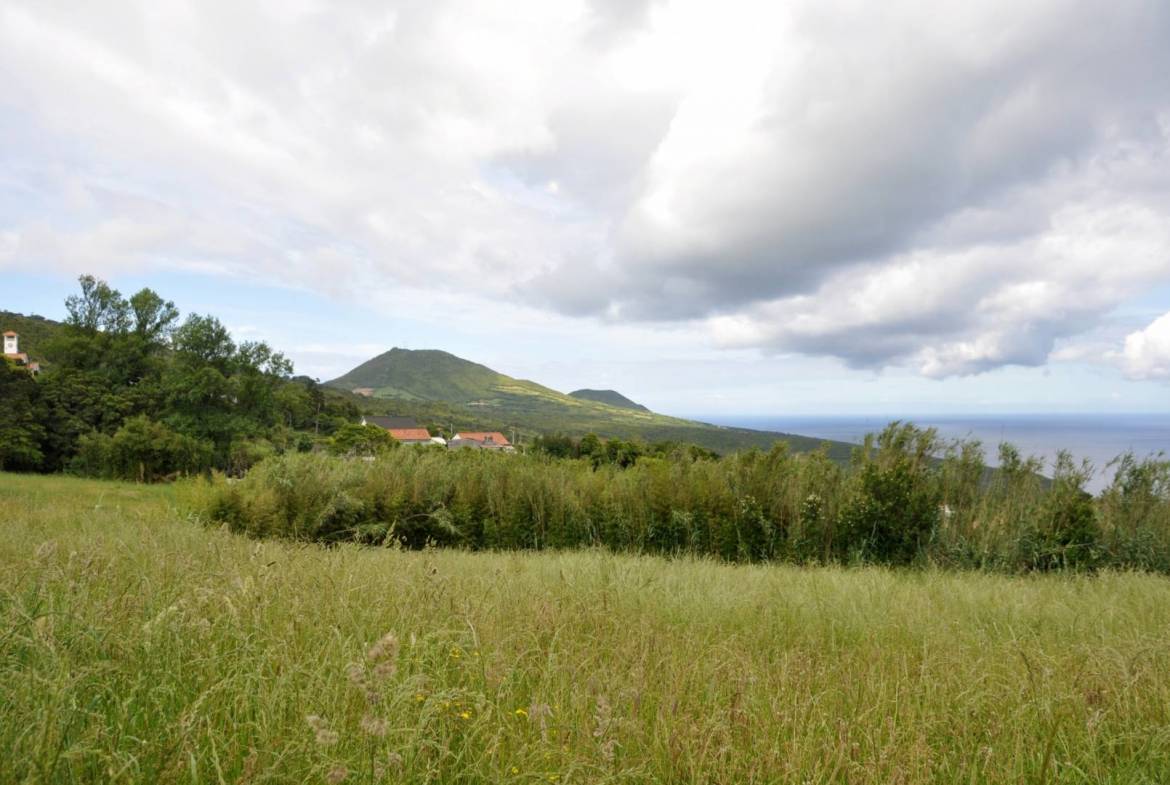 plot ruin view faial