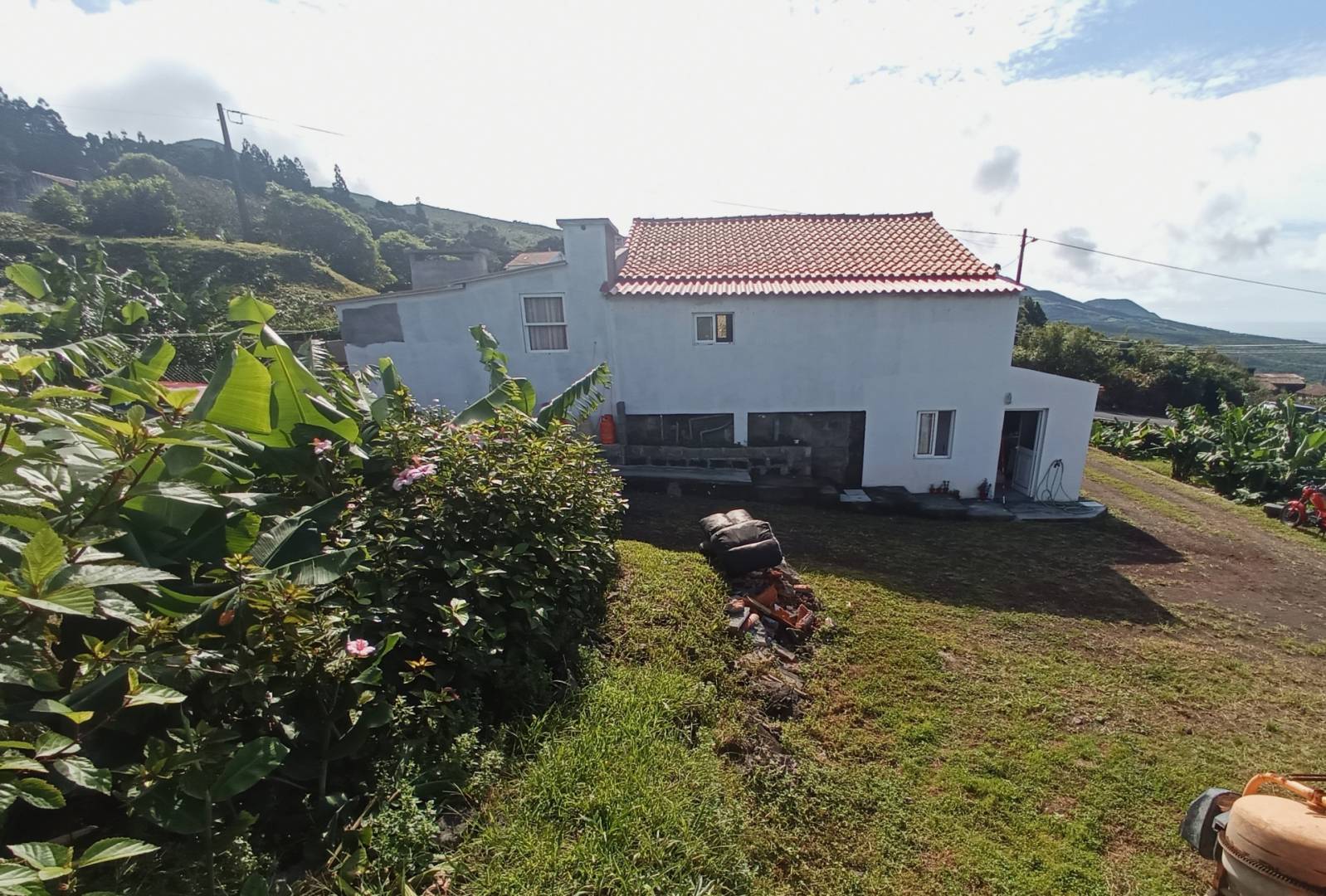 bedroom house garden Faial