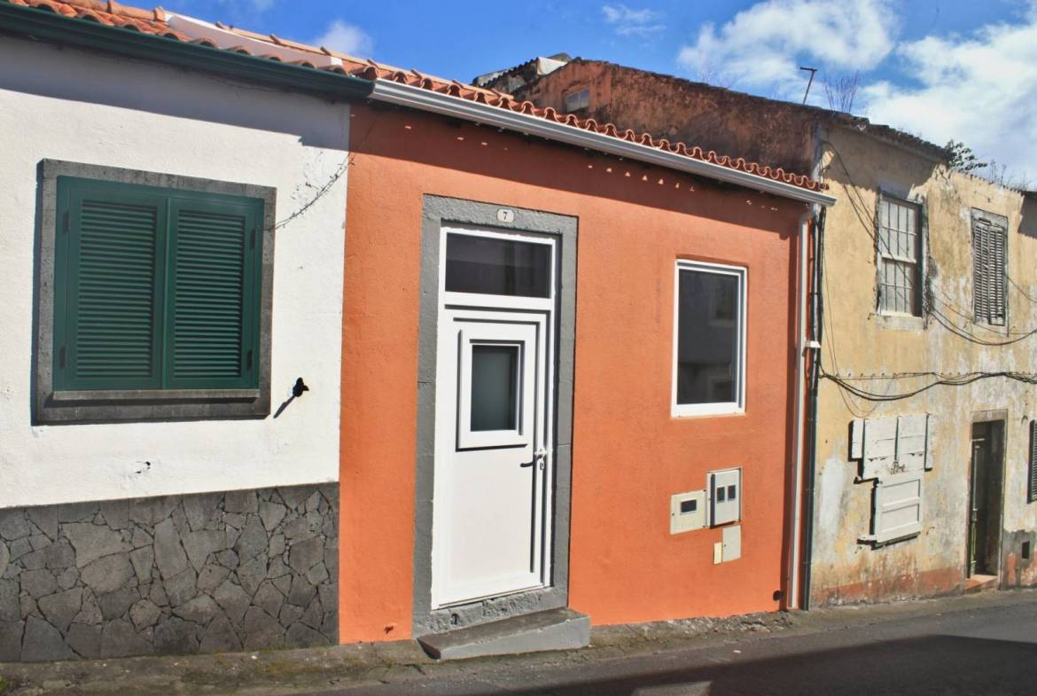 renovated house horta city