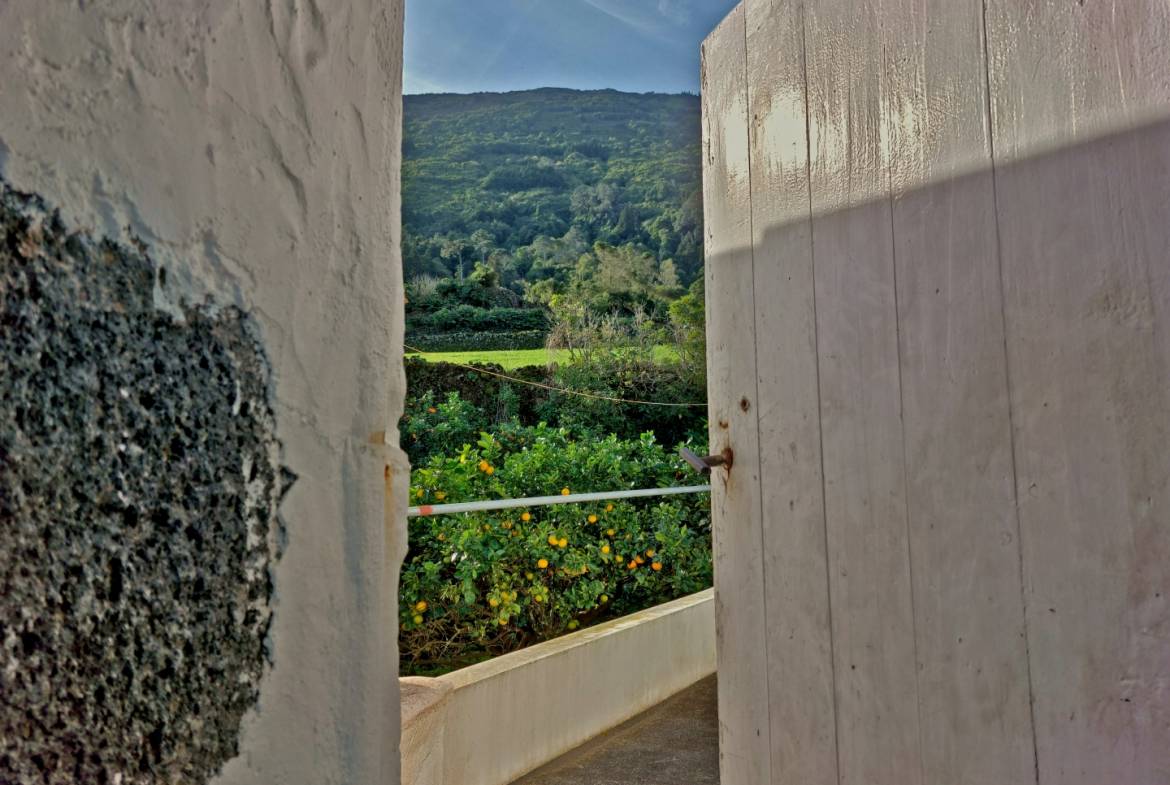 house land views island