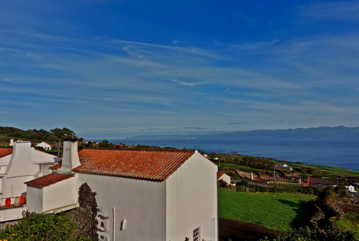 house land views island